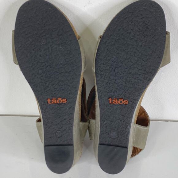 TAOS Carousel 2 Wedge Sandal Gray Leather Womens US  8-8.5 / EU 39 Walking Shoe - Picture 8 of 11